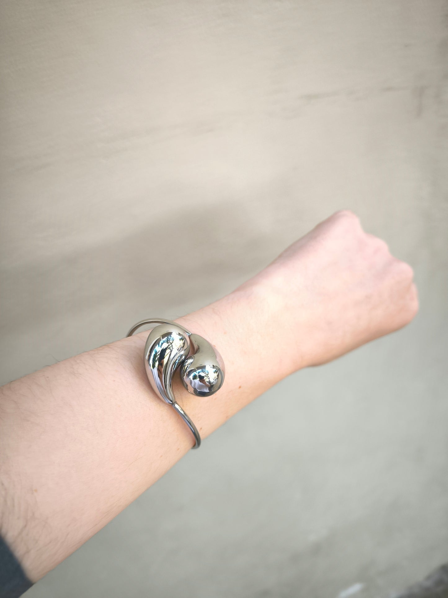 HUG Stainless steel bracelet