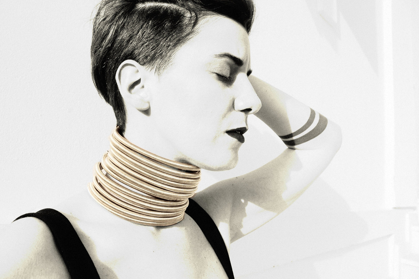 NAKOMA choker