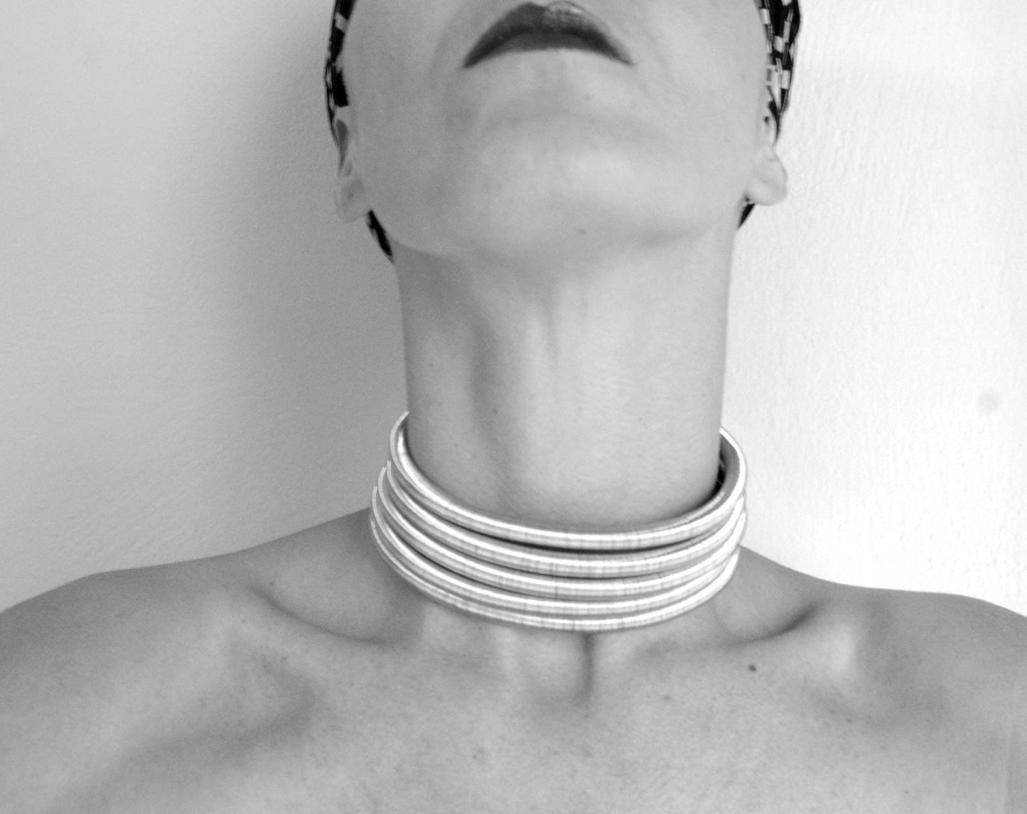 NAKOMA choker