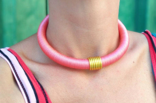 MOEHA Choker, Salmon Pink with Gold Spiral